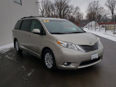 2017 Toyota Sienna XLE