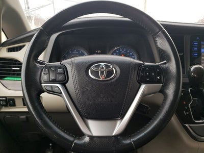 2017 Toyota Sienna XLE